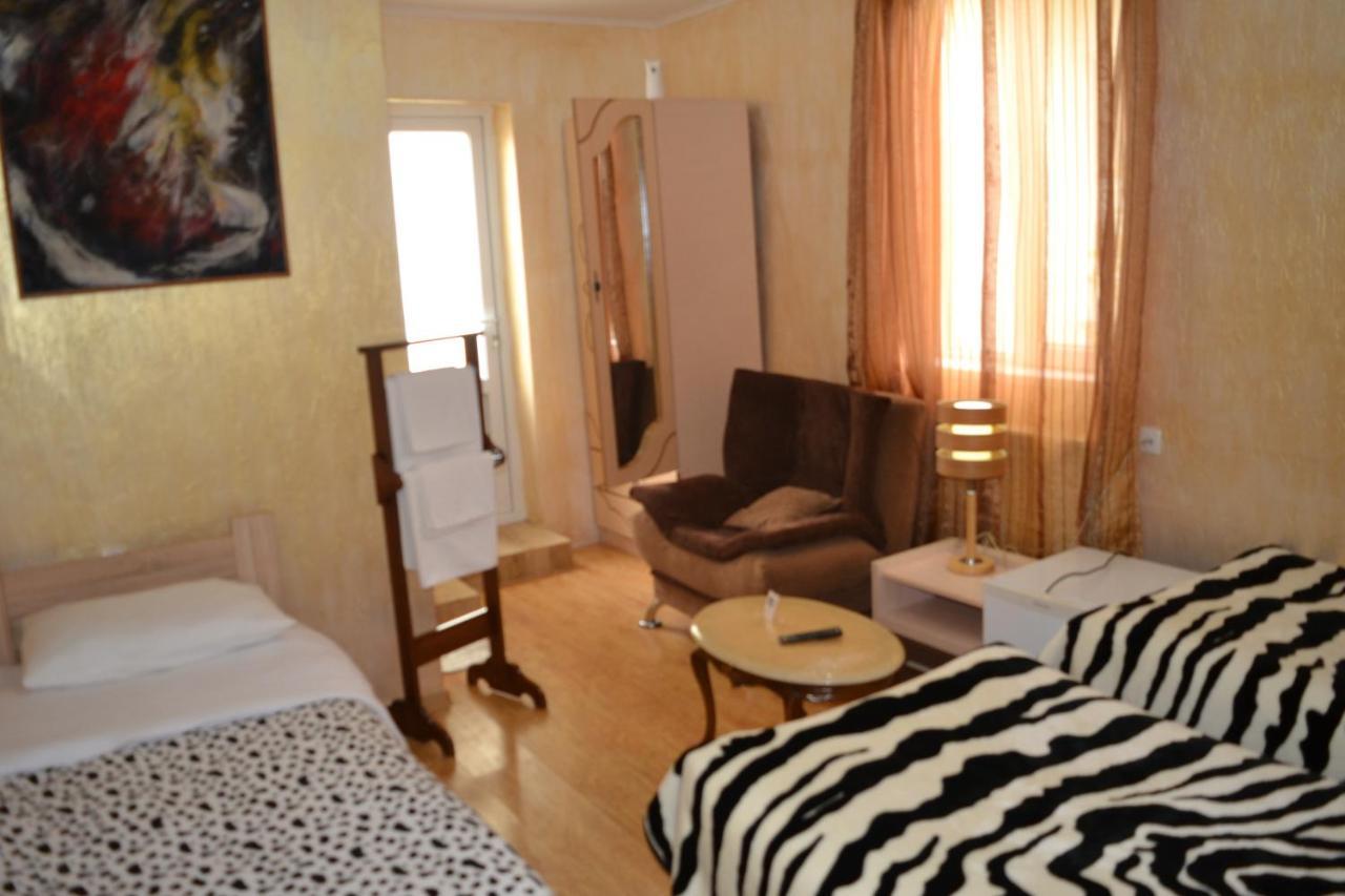 Hotel Mkudro Kutaisi Bagian luar foto