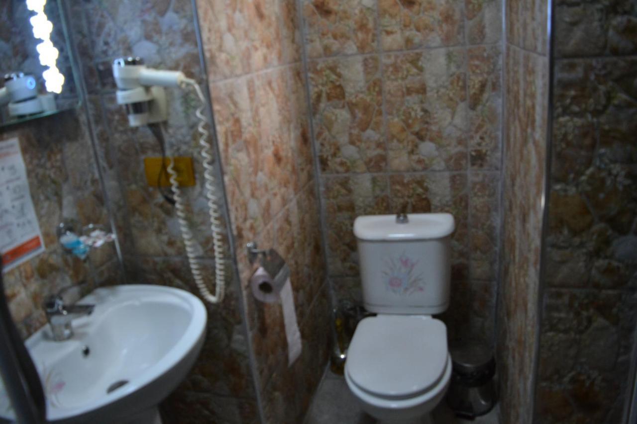 Hotel Mkudro Kutaisi Bagian luar foto