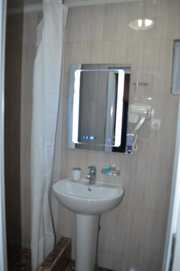 Hotel Mkudro Kutaisi Bagian luar foto
