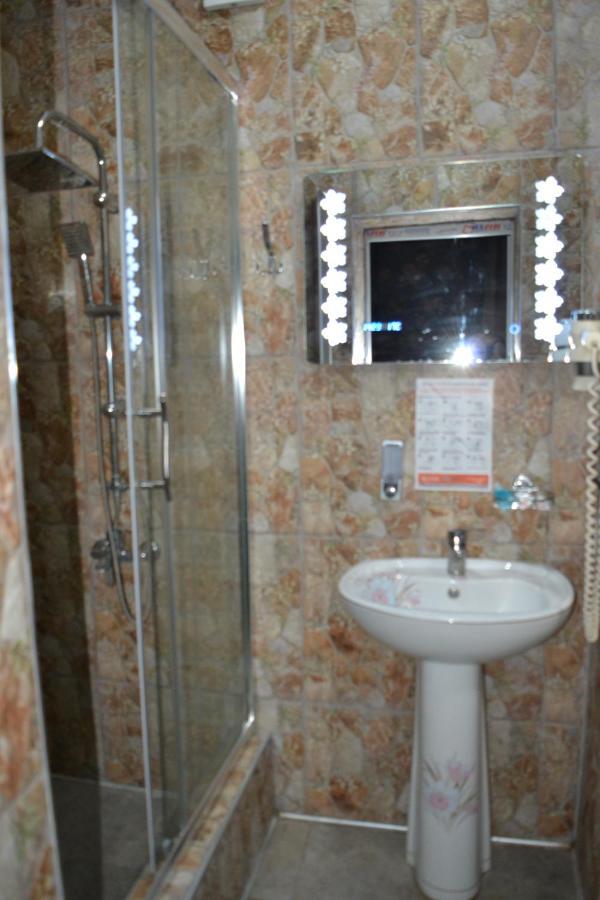 Hotel Mkudro Kutaisi Bagian luar foto