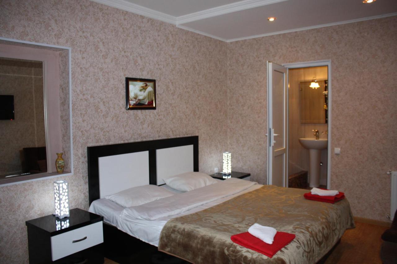 Hotel Mkudro Kutaisi Bagian luar foto