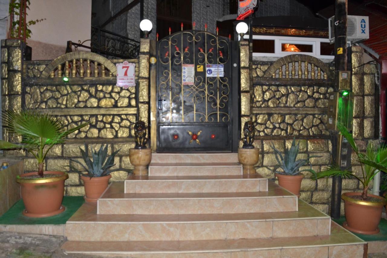 Hotel Mkudro Kutaisi Bagian luar foto