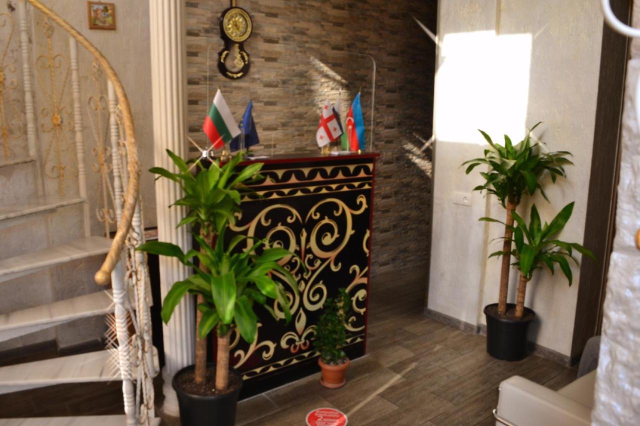 Hotel Mkudro Kutaisi Bagian luar foto