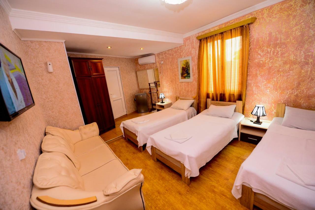 Hotel Mkudro Kutaisi Bagian luar foto