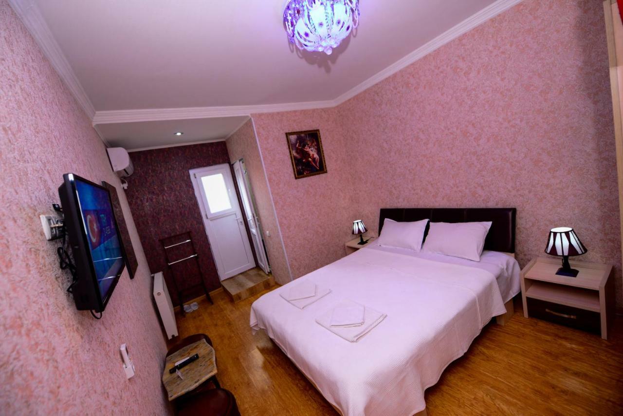 Hotel Mkudro Kutaisi Bagian luar foto