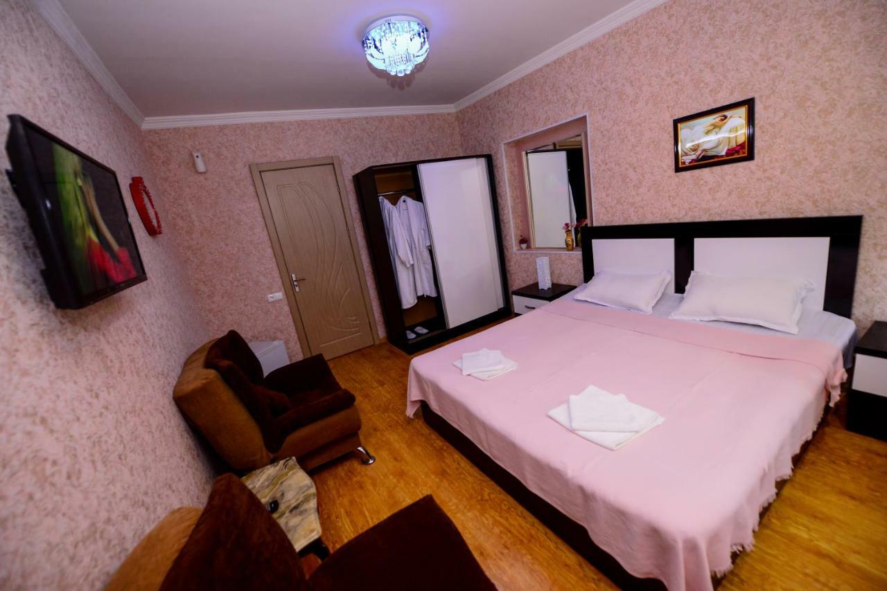 Hotel Mkudro Kutaisi Bagian luar foto
