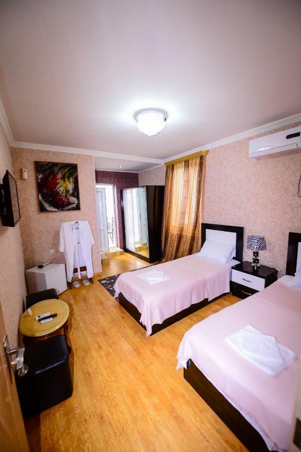 Hotel Mkudro Kutaisi Bagian luar foto