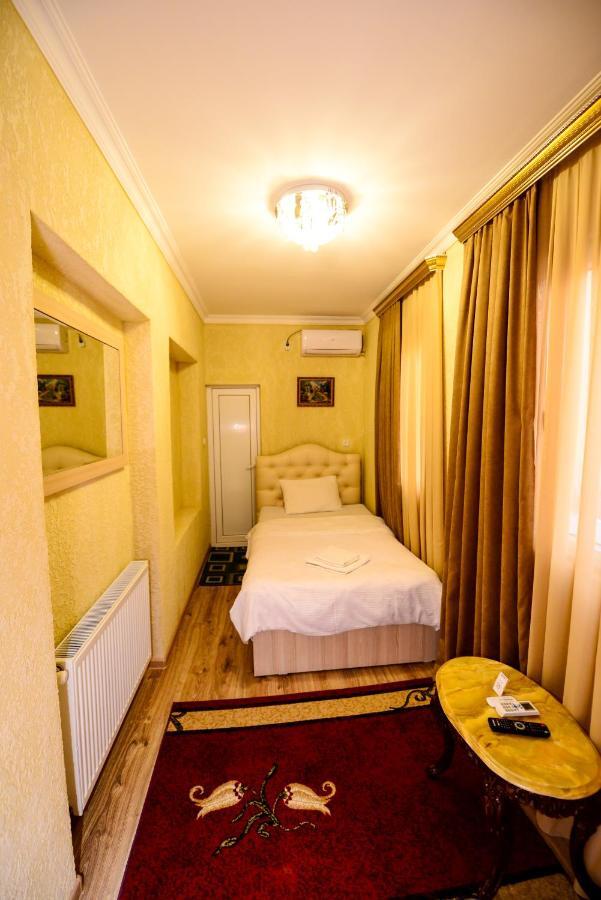 Hotel Mkudro Kutaisi Bagian luar foto