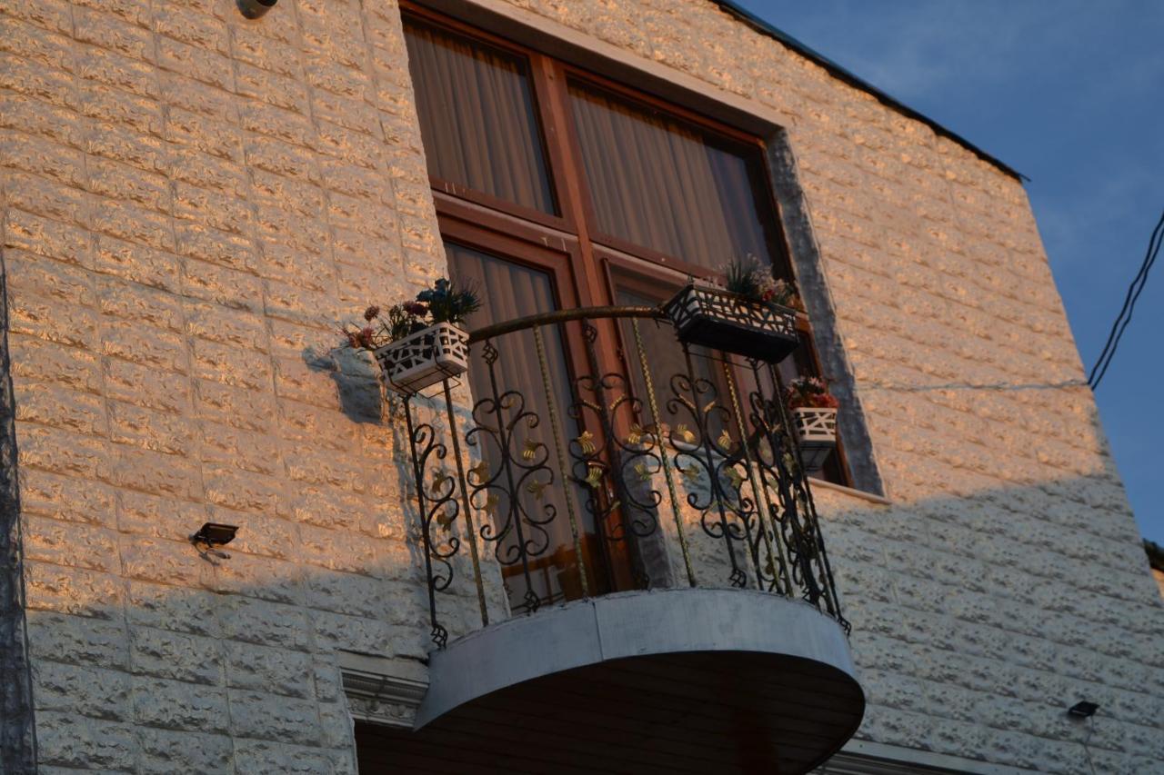Hotel Mkudro Kutaisi Bagian luar foto
