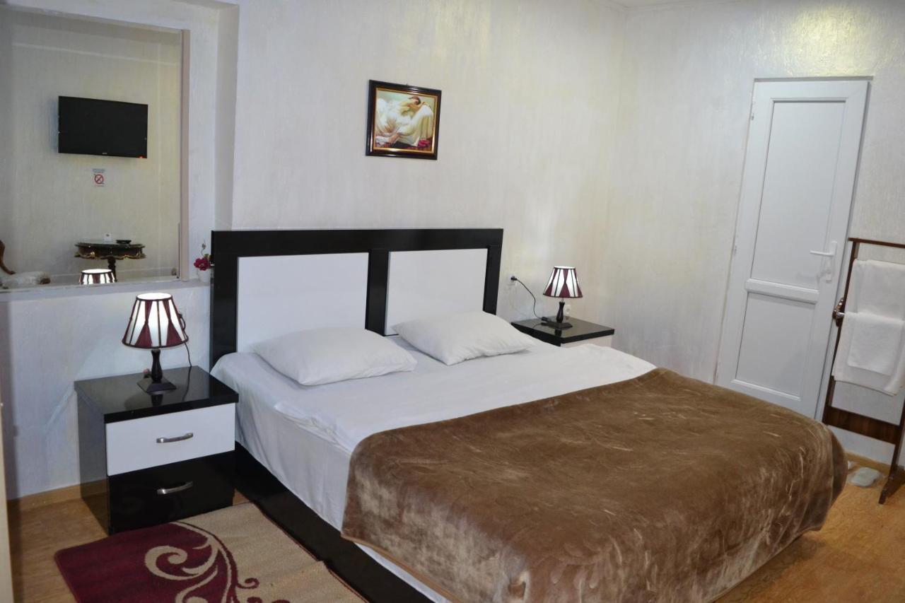 Hotel Mkudro Kutaisi Bagian luar foto